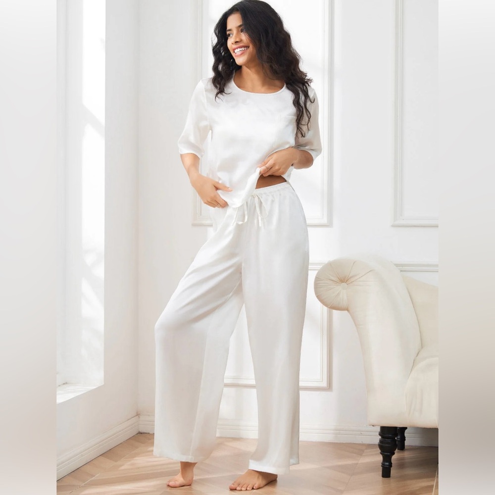 Ivory/white 100% silk pijama set. Brand new. With tags